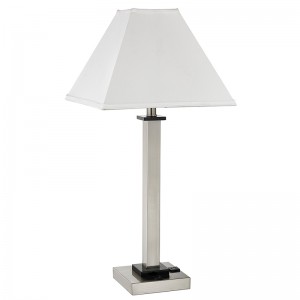 Lámpara de mesa de mesita denoche en la habitación